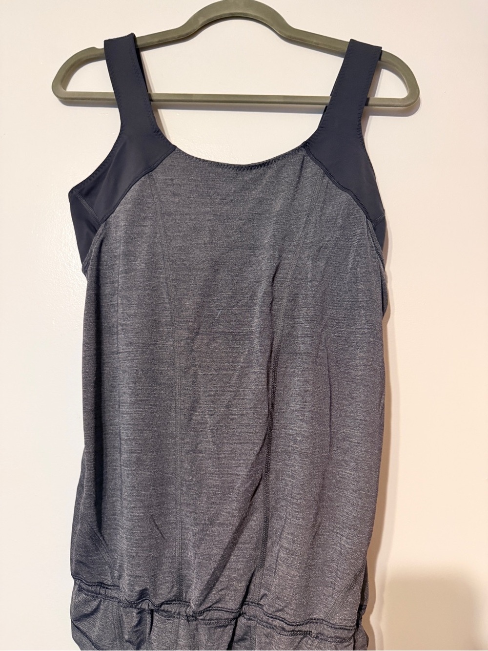 Lululemon Women's Grey Athletic Tank Top with Shelf Lining